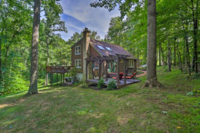 Secluded Leesburg Retreat with Private Hot Tub!